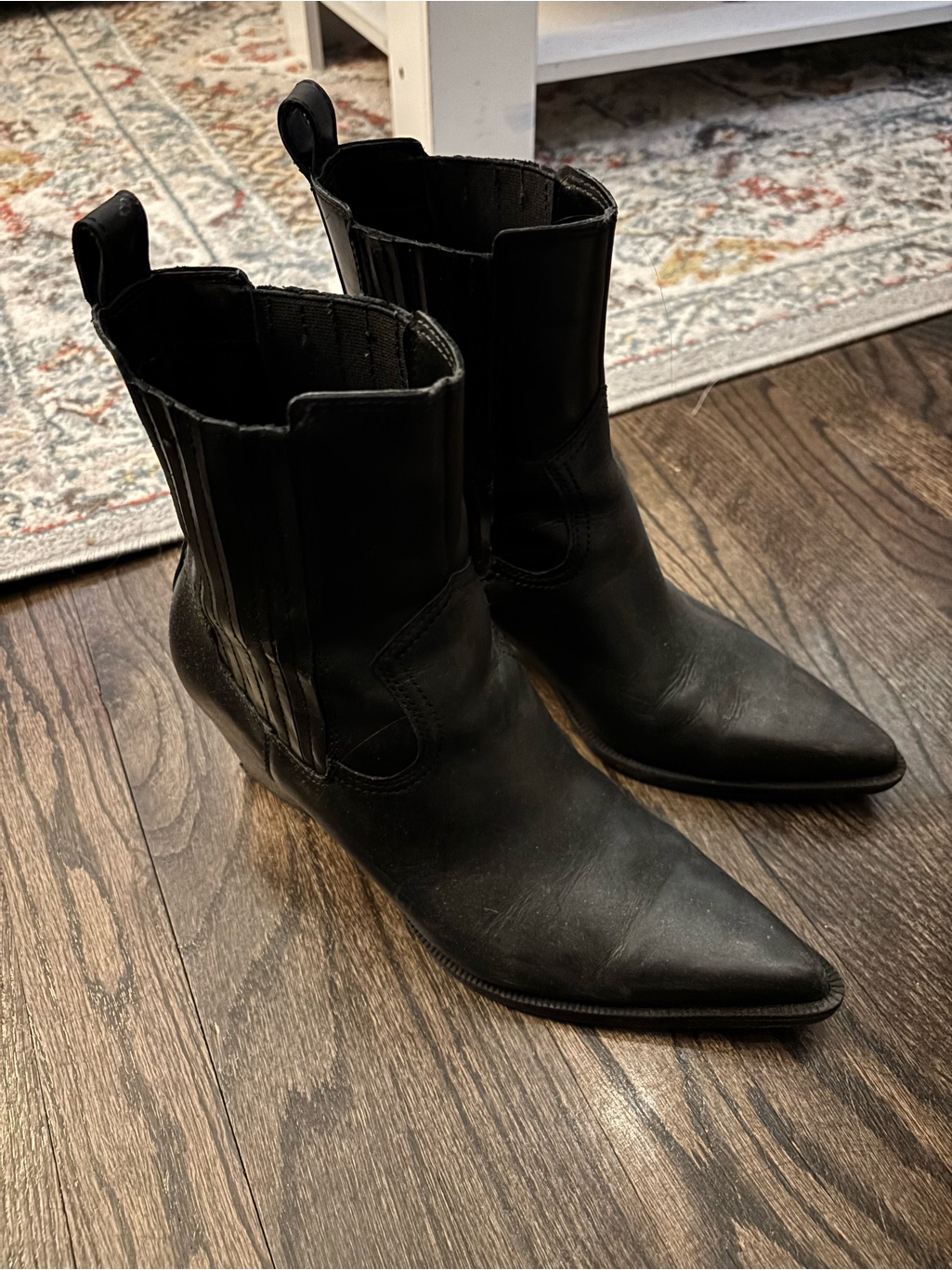 Dolce Vita Women's Black Pointed-Toe Ankle Boots